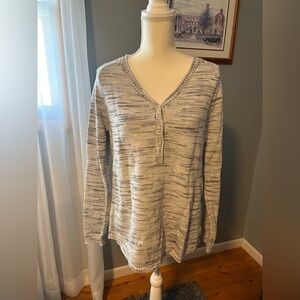 Eddie Bauer Women's Gray V-Neck Sweater Top